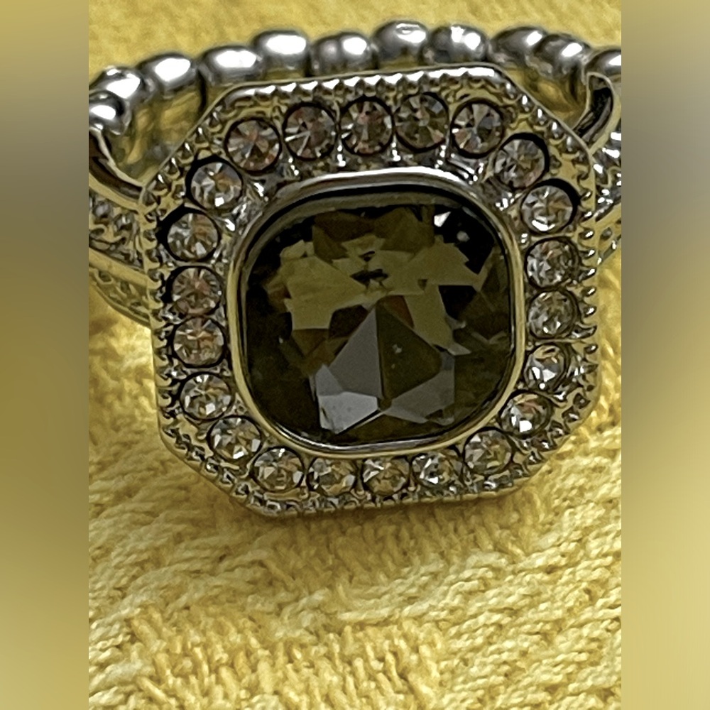 New!Crystal Dinner Stretch Ring